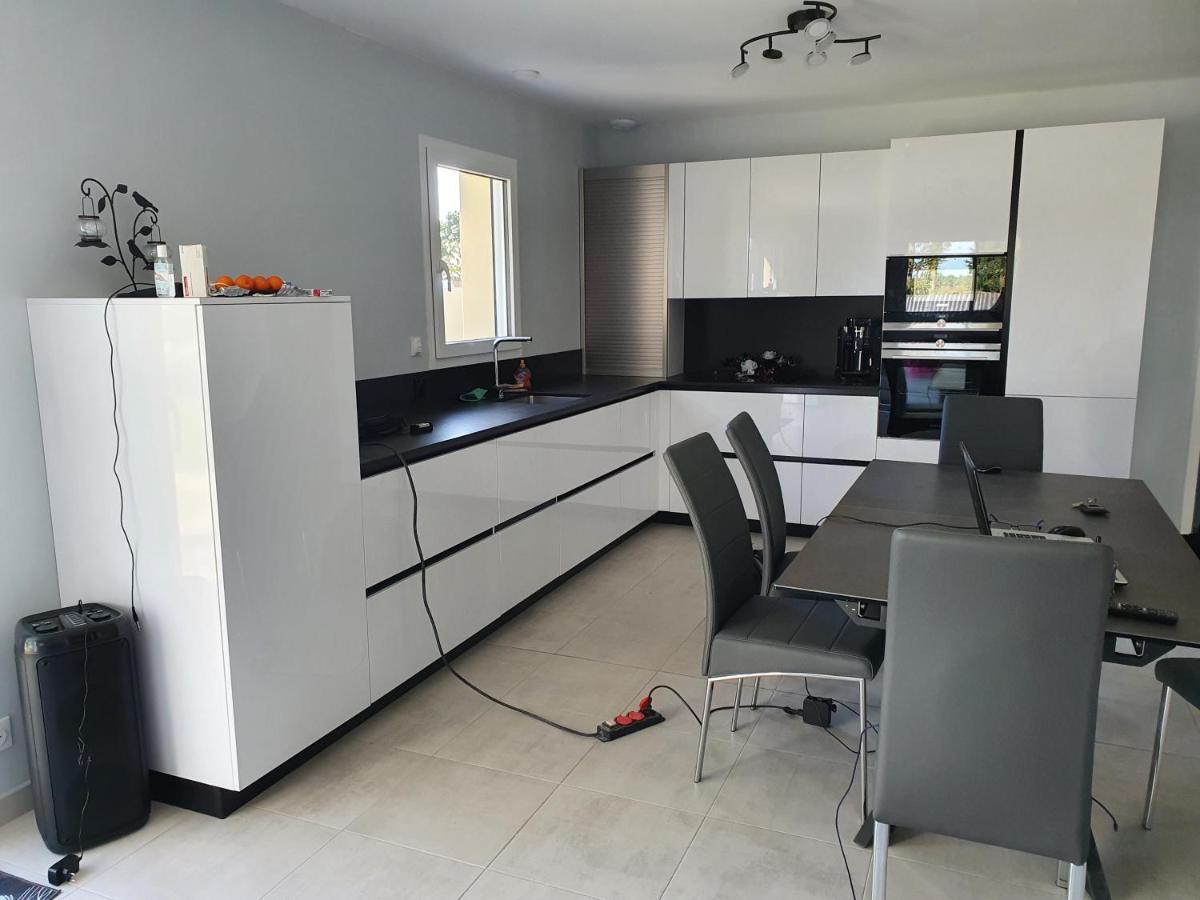 Location Chambre Dans Plain Pied 2 Chambres Louable 타든 외부 사진