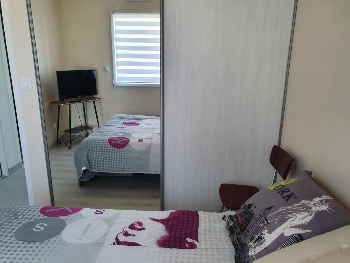 Location Chambre Dans Plain Pied 2 Chambres Louable 타든 외부 사진